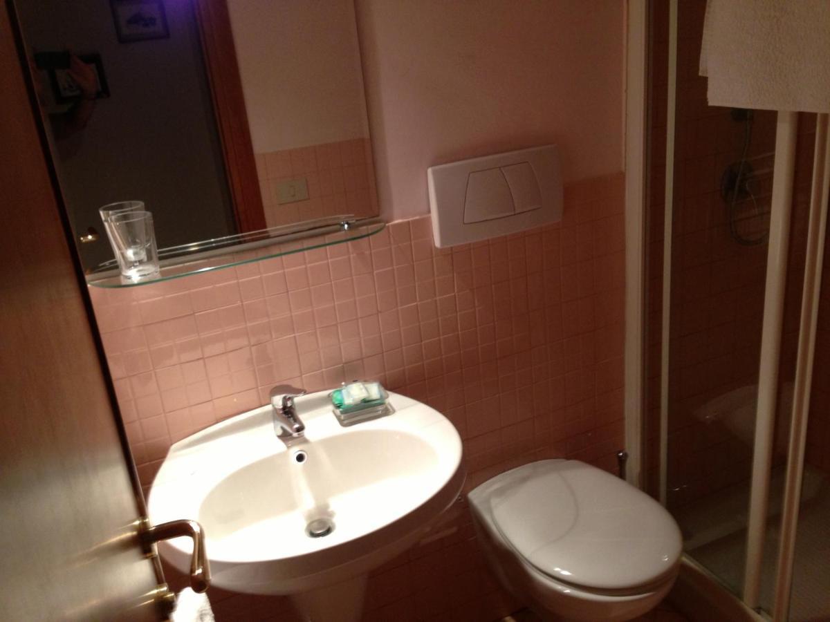 B&B Vicolo Vecchio Terracina Exteriör bild